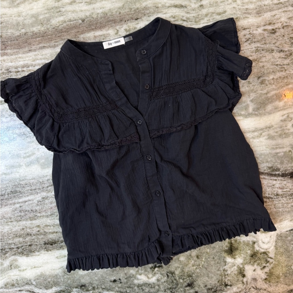 Day + Moon Black Ruffled Women's Short Sleeve Blouse Top Size Large